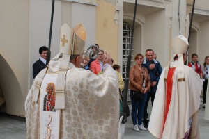 arcybiskup jędraszewski w częstochowie